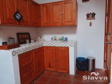 BONITA CASA DE ESTILO VALLESANO