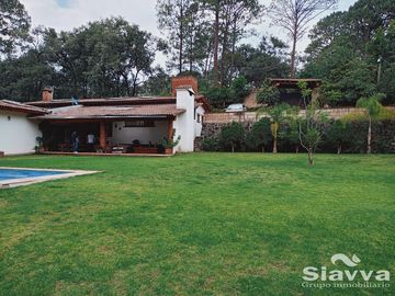 BONITA CASA DE ESTILO VALLESANO