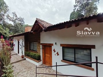 BONITA CASA DE ESTILO VALLESANO