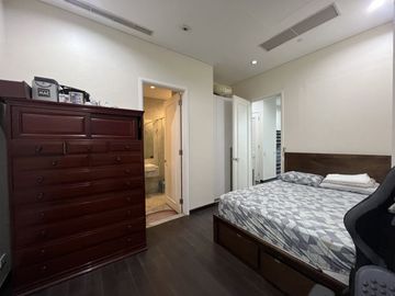 TRUMP TOWER | One Bedroom 1BR Condo Unit for sale in Trump Tower at Century City, Makati City