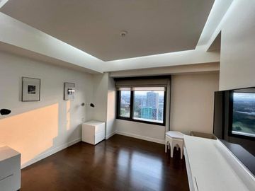 FOR SALE: Three (3) Bedroom Unit in Arya Residences - Tower 1, BGC, Taguig