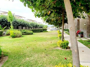 VENTA DE CASA RESIDENCIAL CON ALBERCA Y ROOF GARDEN A 5 MIN DE OAXTEPEC