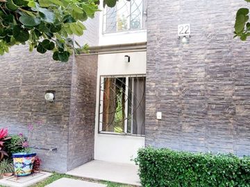VENTA DE CASA RESIDENCIAL CON ALBERCA Y ROOF GARDEN A 5 MIN DE OAXTEPEC