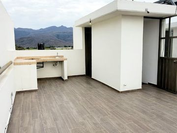 VENTA DE CASA RESIDENCIAL CON ALBERCA Y ROOF GARDEN A 5 MIN DE OAXTEPEC