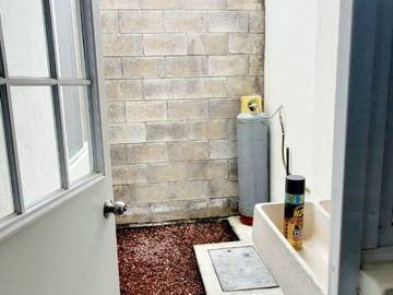 VENTA DE CASA RESIDENCIAL CON ALBERCA Y ROOF GARDEN A 5 MIN DE OAXTEPEC