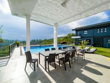 📣NEW PRICE ALERT! Php 165M Reduced 120M!🚨 Parkridge Estate Valley, Antipolo House for Sale with City Skyline and Sunset views