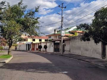 Venta de casa Sector Valle de los Chillos Urbanización La Armenia II