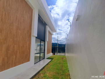 Casa de venta en Azogues, Charasol