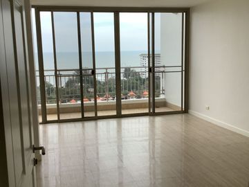 Sale Boathouse Hua Hin