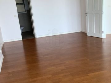 Sale Boathouse Hua Hin