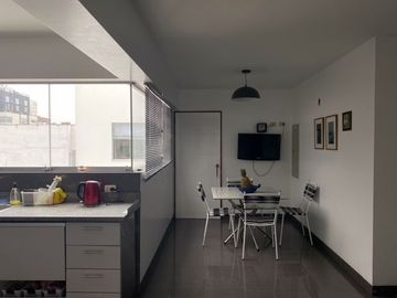 VENTA DE PH DUPLEX EN SAN ISIDRO CON GRAN TERRAZA