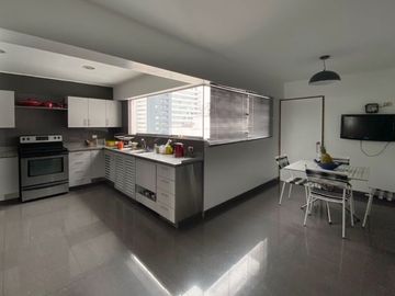 VENTA DE PH DUPLEX EN SAN ISIDRO CON GRAN TERRAZA