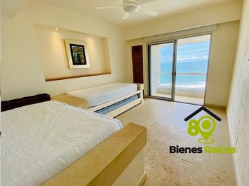 Departamento con playa de 4 recámaras en Acapulco