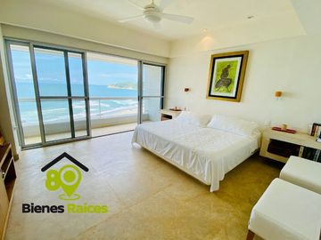 Departamento con playa de 4 recámaras en Acapulco
