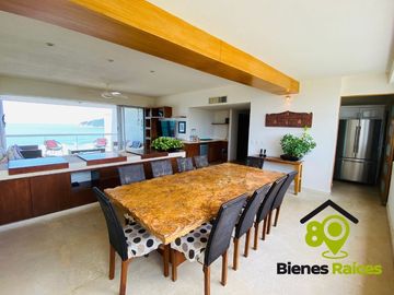 Departamento con playa de 4 recámaras en Acapulco