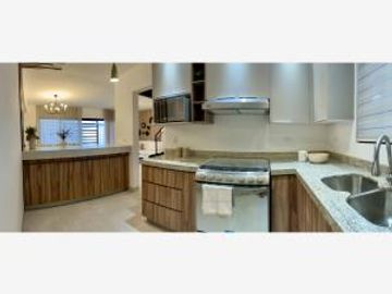 VENDO CASA EN VIÑEDOS CON ALBERCA EN TORREON COAHUILA, PRECIO PROMOCION