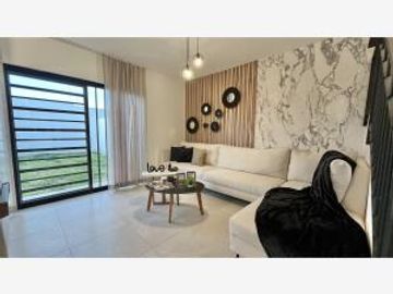VENDO CASA EN VIÑEDOS CON ALBERCA EN TORREON COAHUILA, PRECIO PROMOCION