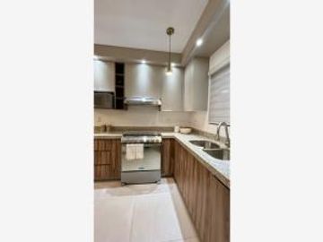 VENDO CASA EN VIÑEDOS CON ALBERCA EN TORREON COAHUILA, PRECIO PROMOCION