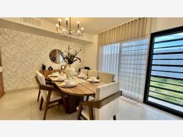 VENDO CASA EN VIÑEDOS CON ALBERCA EN TORREON COAHUILA, PRECIO PROMOCION