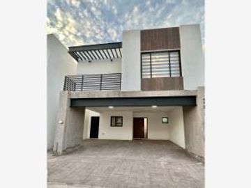 VENDO CASA EN VIÑEDOS CON ALBERCA EN TORREON COAHUILA, PRECIO PROMOCION