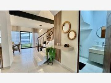 VENDO CASA EN VIÑEDOS CON ALBERCA EN TORREON COAHUILA, PRECIO PROMOCION