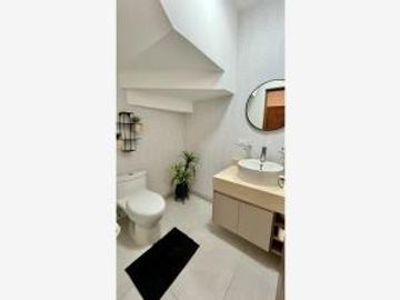 VENDO CASA EN VIÑEDOS CON ALBERCA EN TORREON COAHUILA, PRECIO PROMOCION