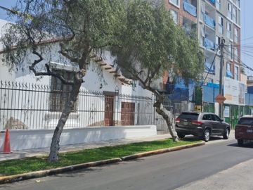 VENDO CASA CON PARAMETROS 7 PISOS ZONIFICACION CZ