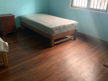VENDO CASA CON PARAMETROS 7 PISOS ZONIFICACION CZ