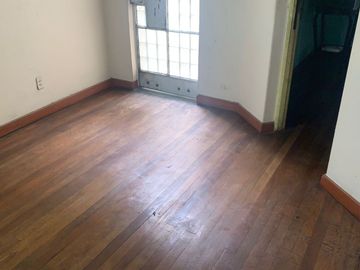 VENDO CASA CON PARAMETROS 7 PISOS ZONIFICACION CZ