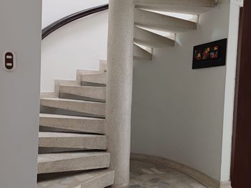 CASA EN VENTA, PRADOS DEL NORTE, CALI