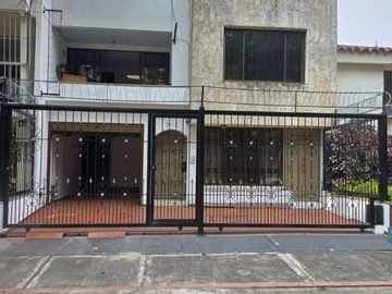 CASA EN VENTA, PRADOS DEL NORTE, CALI