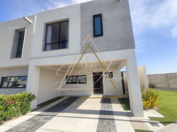 Últimas casas con cochera techada en El Mirador Querétaro incluyen Family Room en Planta Alta