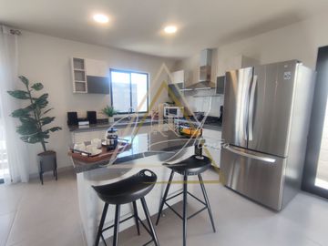 Últimas casas con cochera techada en El Mirador Querétaro incluyen Family Room en Planta Alta