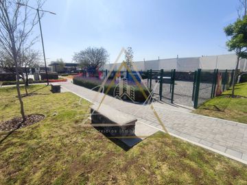 Últimas casas con cochera techada en El Mirador Querétaro incluyen Family Room en Planta Alta
