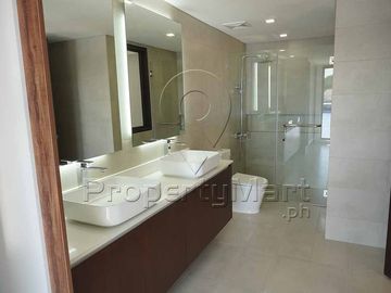 3BR Townhouse for Sale near Araneta City, Cubao, Quezon City