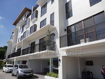 3BR Townhouse for Sale near Araneta City, Cubao, Quezon City