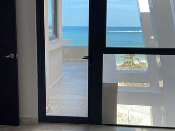 Departamento (Penthouse) en Venta Frente a Playa de Telchac con Vista Espectacular