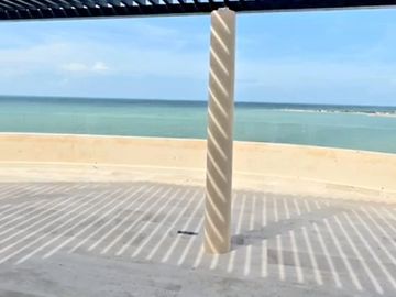Departamento (Penthouse) en Venta Frente a Playa de Telchac con Vista Espectacular