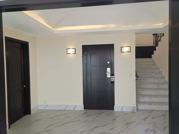 De OPORTUNIDAD para Remodelar - Penthouse en Palmetto 32, Bosque Real.