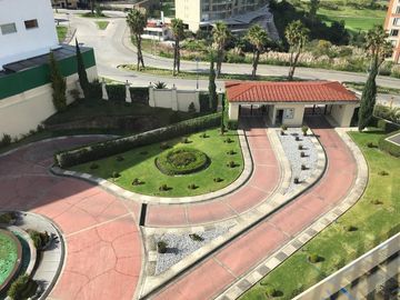 De OPORTUNIDAD para Remodelar - Penthouse en Palmetto 32, Bosque Real.