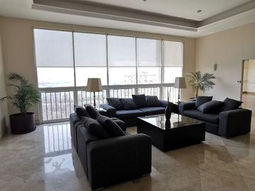 De OPORTUNIDAD para Remodelar - Penthouse en Palmetto 32, Bosque Real.