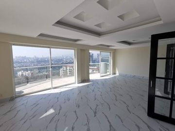 De OPORTUNIDAD para Remodelar - Penthouse en Palmetto 32, Bosque Real.