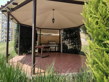 De OPORTUNIDAD para Remodelar - Penthouse en Palmetto 32, Bosque Real.
