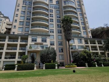 De OPORTUNIDAD para Remodelar - Penthouse en Palmetto 32, Bosque Real.