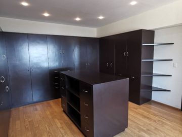 De OPORTUNIDAD para Remodelar - Penthouse en Palmetto 32, Bosque Real.