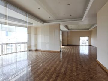De OPORTUNIDAD para Remodelar - Penthouse en Palmetto 32, Bosque Real.