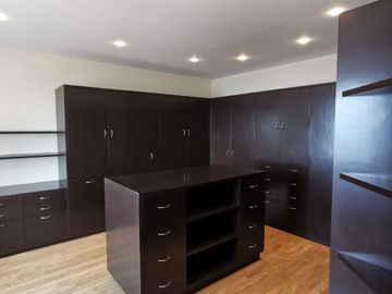 De OPORTUNIDAD para Remodelar - Penthouse en Palmetto 32, Bosque Real.