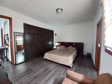 CASA CON RENTAS INMEDIATAS EN VENTA EN EL CENTRO DE LA CIUDAD