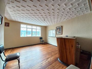 CASA CON RENTAS INMEDIATAS EN VENTA EN EL CENTRO DE LA CIUDAD