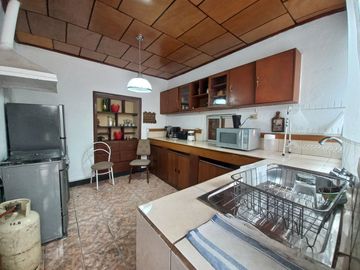 CASA CON RENTAS INMEDIATAS EN VENTA EN EL CENTRO DE LA CIUDAD